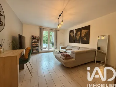 Apartment in Santeny (94440)