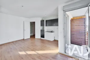 Apartment at Vaulx-en-Velin (69120)