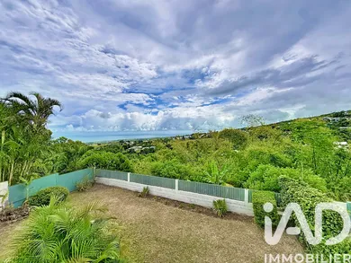 Architectural house in Sainte-Marie (97438)