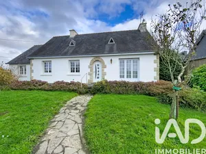 House at Uzel (22460)