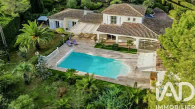 Maison à Roquebrune-sur-Argens (83520)