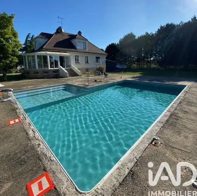 House at Saint-Florentin (89600)