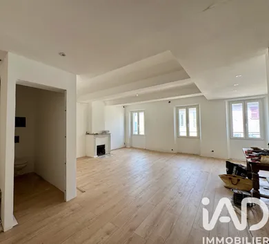 Duplex in Cogolin (83310)