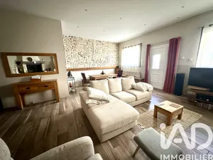 Townhouse in Bellegarde (30127)