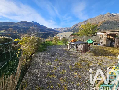 Maison de campagne à Puy-Saint-Eusèbe (05200)