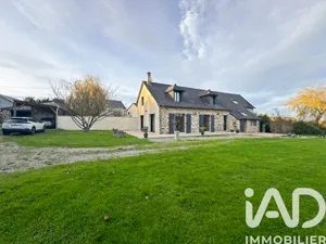 Longère à L'Huisserie (53970)