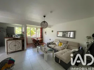 Apartment in Sainte-Anne (97227)