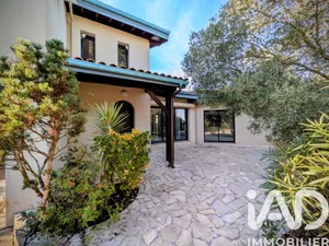 Architectural house at Gujan-Mestras (33470)