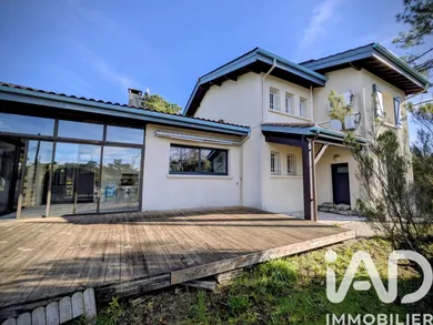 Architectural house in Gujan-Mestras (33470)