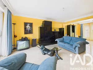 House at Chevilly-Larue (94550)