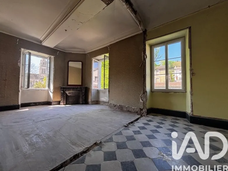 Appartement 3 pièces 100 m² · à Vals-les-Bains · 100 m² · 117 000 €