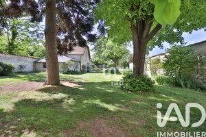 Traditional house at Rosny-sur-Seine (78710)