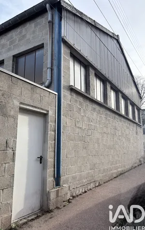 Building at Le Petit-Quevilly (76140)