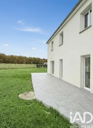 House at Benon (17170)