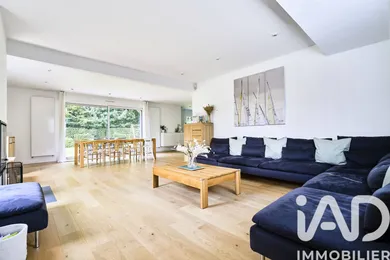 Architectural house at Marcq-en-Barœul (59700)