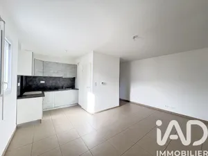 Apartment at Villenave-d'Ornon (33140)