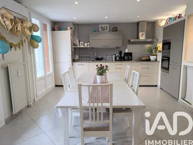 Apartment in Grenoble (38100)