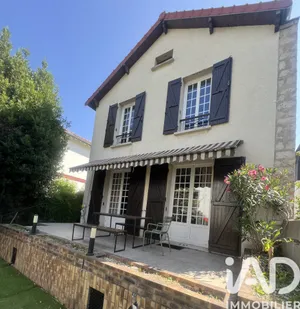 Traditional house at La Garenne-Colombes (92250)
