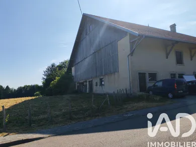 Immeuble à Les Écorces (25140)