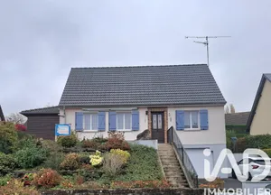 Pavillon à Balan (08200)