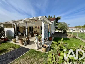 House at Saint-Caprais-de-Bordeaux (33880)