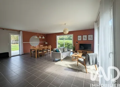 House in Saint-Germain-du-Puch (33750)