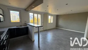 Apartment in Grenoble (38100)