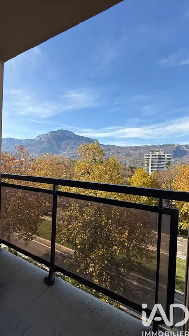 Apartment in Grenoble (38100)