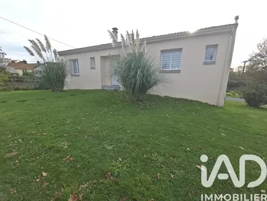 House at Saint-Mesmin (85700)