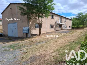 Building in Saint-Lager (69220)