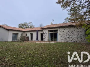 House at Chanteloup (79320)