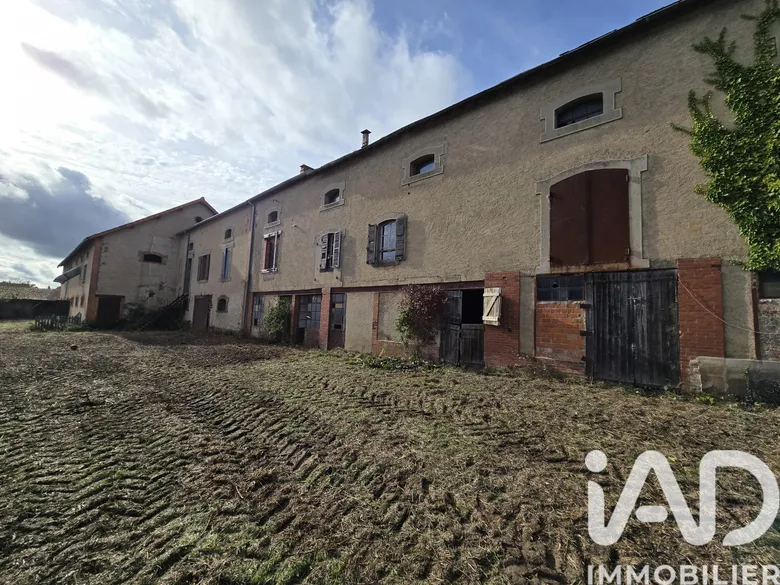 Maison 10 pièces 300 m² · à Tronget · 300 m² · 129 000 €