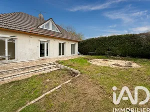 Traditional house at Chéroy (89690)