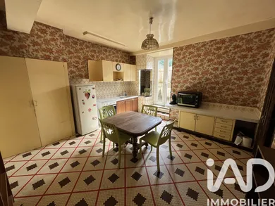 Townhouse in Parthenay (79200)