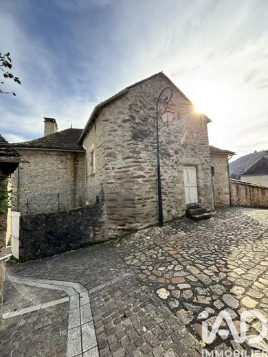 Mansion in Chaudes-Aigues (15110)