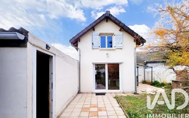 Traditional house at Conflans-Sainte-Honorine (78700)