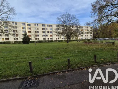 Apartment in Avon (77210)
