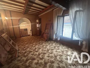 Immeuble à Gond-Pontouvre (16160)