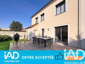 Traditional house at Aubergenville (78410)