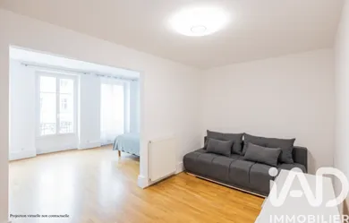 Apartment in Paris (75011)