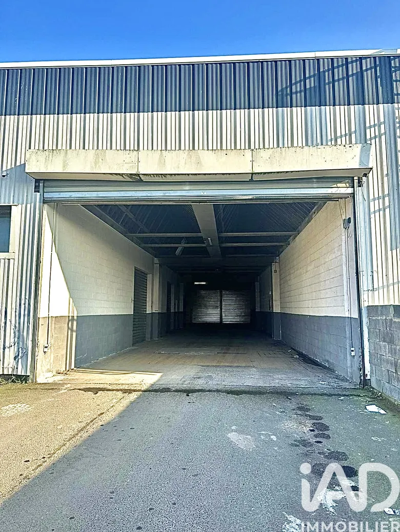 Parking 261 m² · à Wattrelos · 261 m² · 159 000 €