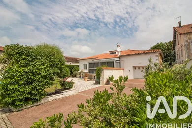 House at Mansle (16230)