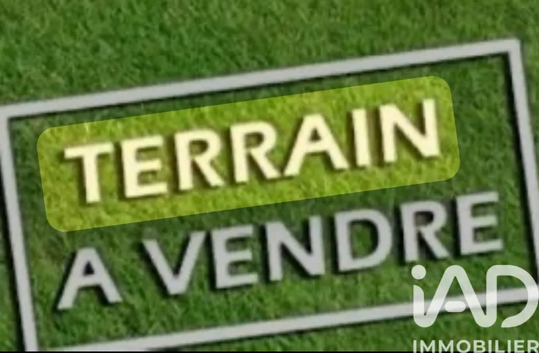 Terrain 1251 m² · à Pélissanne · 289 000 €
