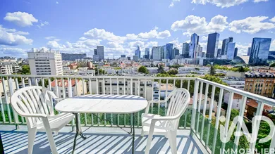 Apartment in Courbevoie (92400)