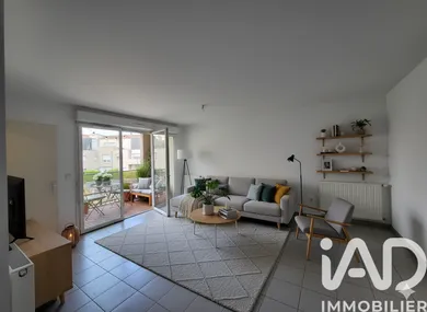 Apartment in Pessac (33600)