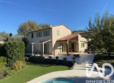 Maison traditionnelle à Le Rouret (06650)