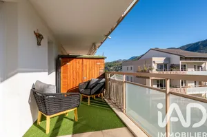 Apartment in Carros (06510)