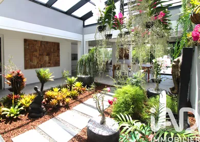 Architectural house at Petit-Bourg (97170)