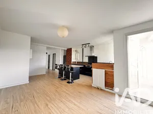 Apartment at Villeneuve-la-Garenne (92390)