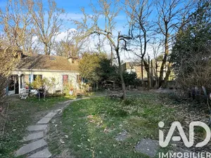 House at Garches (92380)